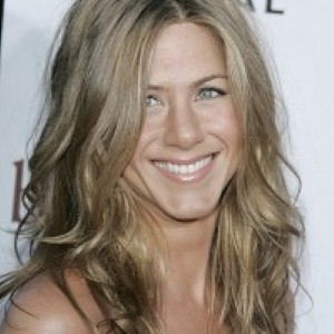 Channel Jennifer Aniston with 3 great beauty tips
