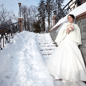 Fall in love with these winter wedding beauty trends