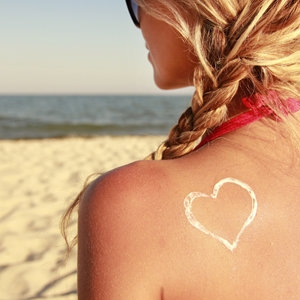 Perfect hairstyles to tame that beach hair