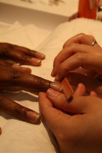 Professional nail polish tips for a stylin' summer