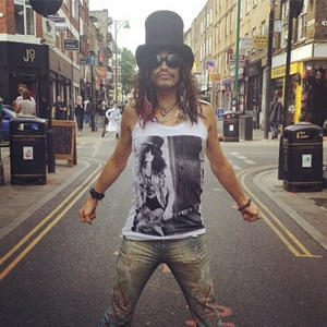 Learning a beauty lesson from Steven Tyler