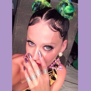 Blond eyebrows make a comeback
