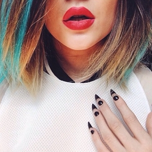 Nail color combo of the summer: Black and nude