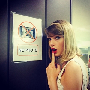 Copying colors from Taylor Swift's Instagram